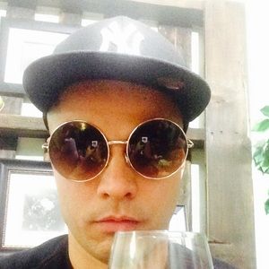 Meet your Posher, Nicholas